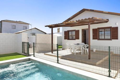 Conil de la Frontera House | Casa Jaime: Exceptional Stay with Pool & Family-Friendly Access