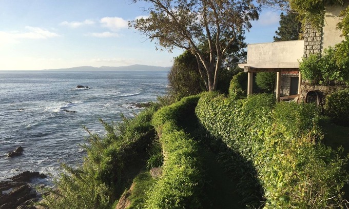 Saians House | Escape to Casa Jardín by the Ocean with Pool & Spa