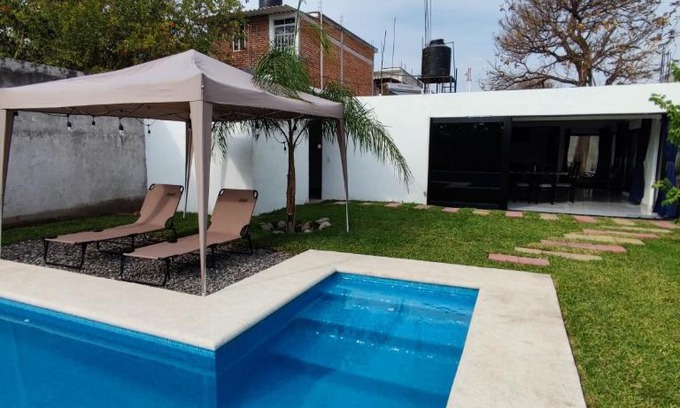 Temixco House | Discover Casa Jardín Real: 4-Star Oceanfront Retreat