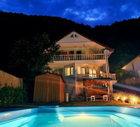 Ramet House | Family-Friendly Retreat at Casa Jax with Pool Access