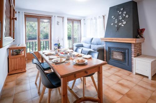 Sort Apartment | Rural Retreat: Apartament Lo Pamano, Rated 9.5/10