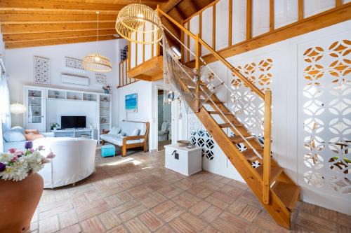 Bensafrim House | Pet-Friendly Casa Joia by Seewest: Rated 8.6/10 for Families