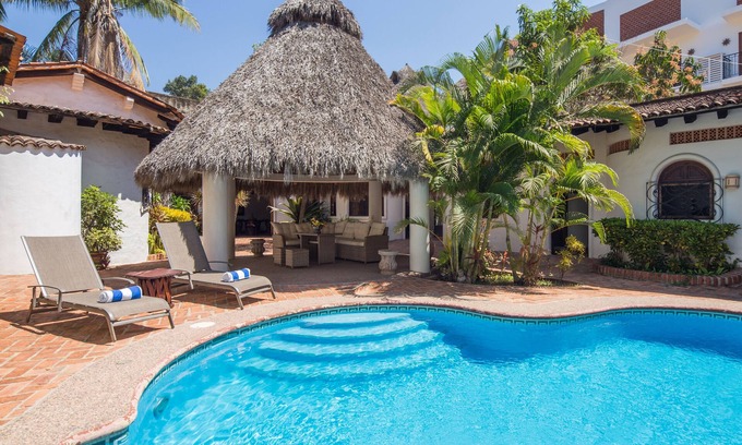 North End House | Casa Jorge Aguila: Oceanfront Retreat with Private Pool
