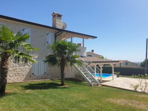 Kastelir Villa | Discover Casa Julia: Pet-Friendly Retreat with Ocean Views