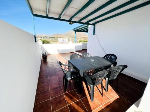 Los Cocoteros House | Serene Ocean View Retreat: Villas Kalendra - Jable