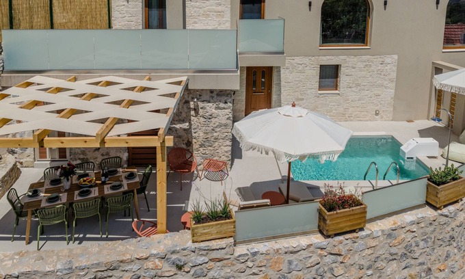 Karinai Villa | Casa Karinea ,A Luxurious Retreat in the Heart of Crete