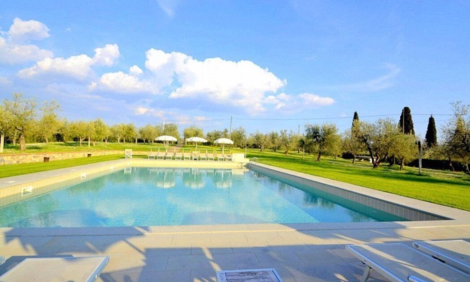 Barberino Tavarnelle House | Casa Katia F: Cozy Tuscan Apartment with Pool & Free Wi-Fi