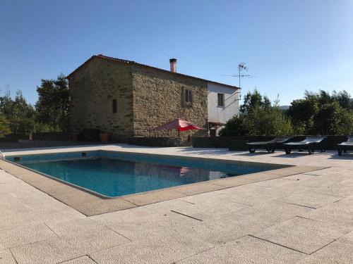 Castanheira de Pera Villa | Relax at Casa Kika e Noelle: Oceanfront Getaway with Pool