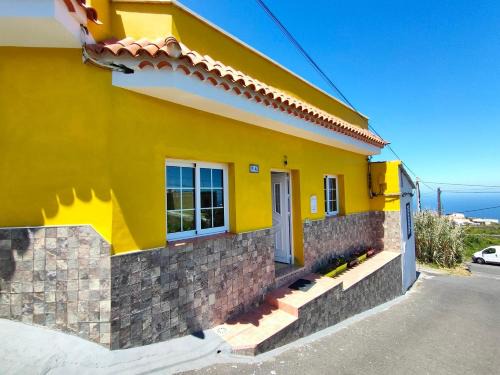 Cueva del Viento Apartment | Beautiful Casa Kores: Pet-Friendly Oceanfront Escape