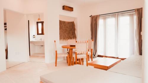 Brisas de Zicatela Hotel | Casa Kuaa: Beachfront Oasis with Pool and Hot Tub