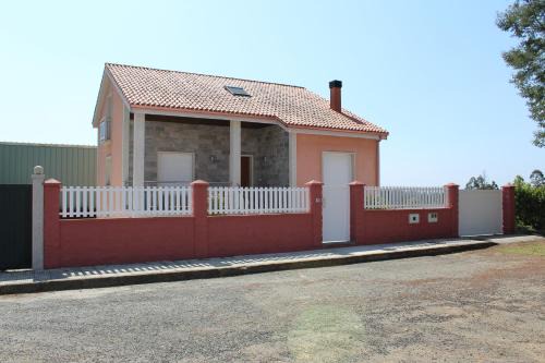 Catasol House | Casa Lúa: Family-Friendly Retreat with Great Amenities