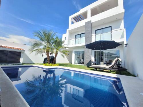 Tequesquitengo House | Discover Casa Lúa Tequesquitengo: Pool, Jacuzzi & More!