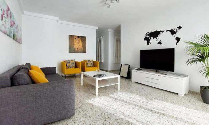 Valverde Apartment | Discover Casa La Balaustrada: Family-Friendly Retreat