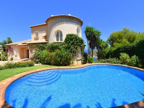 Mar Azul Ski Chalet | Pet and Child Friendly Stays at Casa la Barraca