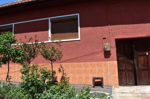 Orsova House | Family-Friendly Retreat at Casa La Bunica for Memorable Stays