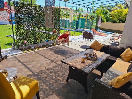 Techirghiol House | Affordable Family Retreat at Casa La Bunicu Hotel