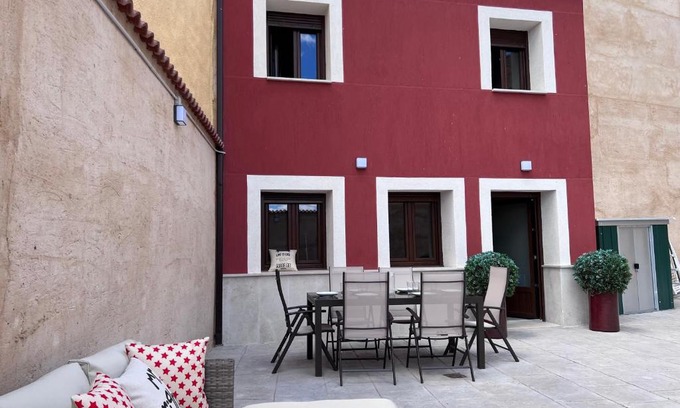 La Horra House | Top-Rated Family Retreat at Casa La Cantina