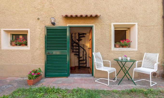Casciana Terme Lari Apartment | Cozy Pet-Friendly Retreat at Casa La Corte for Your Getaway
