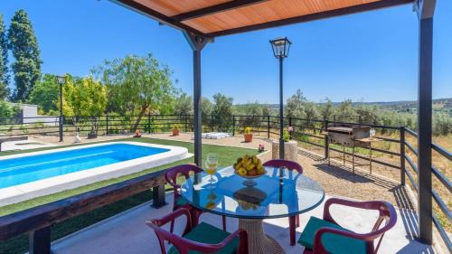 Setenil de las Bodegas House | Discover Casa La Limosna: Top-Rated Retreat in Setenil