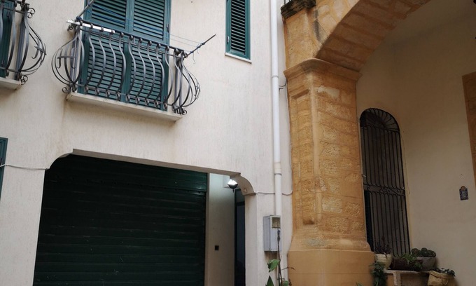 Sambuca di Sicilia House | Inviting Casa la Lumaca Azzurra with Breakfast & Kitchen