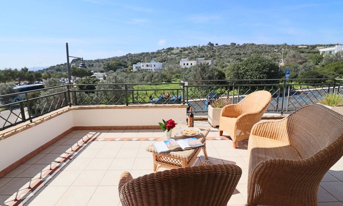 Castro Marina House | Discover Casa La Perla: Sea View with Spa & Breakfast