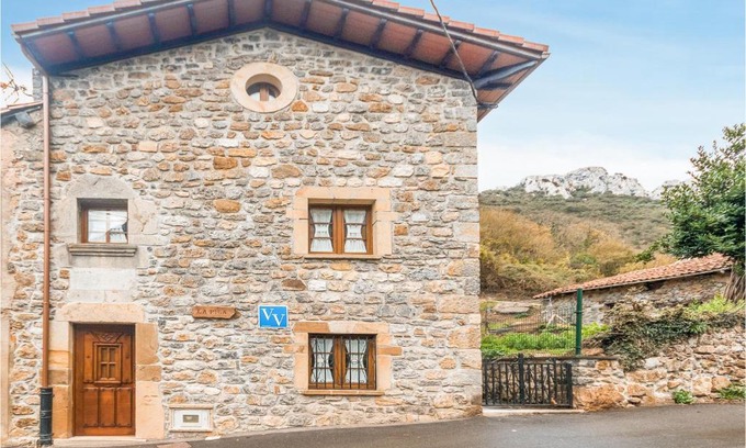 Trescares House | Inviting Home in Trescares with Family-Friendly Amenities