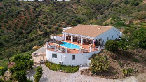 Riogordo Bed & Breakfast | Oceanfront Oasis at Casa la Quinta - Guest Rated 9.9/10
