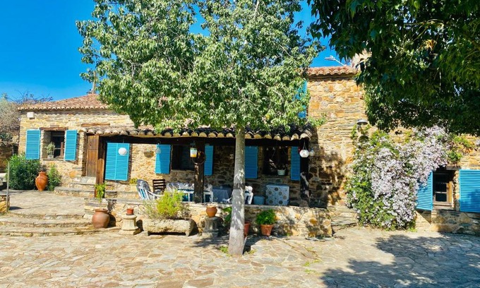 San Vicente de Alcantara House | Exceptional Oceanfront Stay at Casa La Rocita