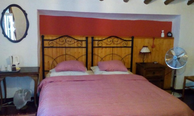 Almedinilla Bed & Breakfast | Casa La Rosa: Guest Rated 9.5 with Oceanfront Pool