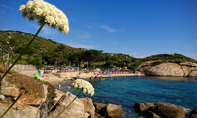 Arenella House | Escape to Casa la Scala: Ocean Views & Mountain Retreat