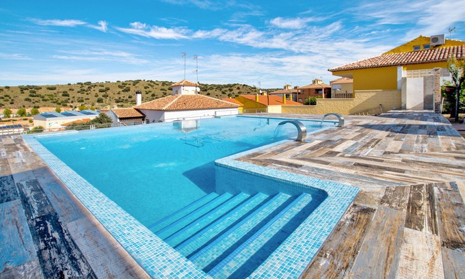 Ruidera Cottage | Stunning Casa La Torca: Perfect for Family Getaways