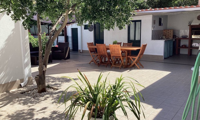 Seixal House | Casa Lagoa south of Lisbon - 20 minutes from Lisbon and beaches. Swimming pool and Wifi