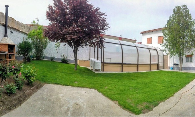 Pina de Esgueva Cottage | Enjoy Casa "Las Perchas" with Heated Pool and Spa