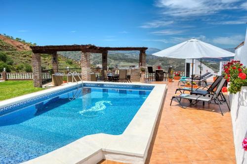 Iznate Bed & Breakfast | Experience Casa las Torres B&B with Oceanfront Views
