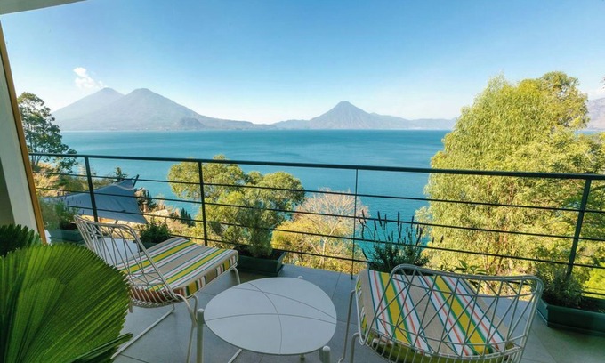 Panajachel Villa | Relax at Casa Lavanda: Spa & Hot Tub Retreat in Guatemala