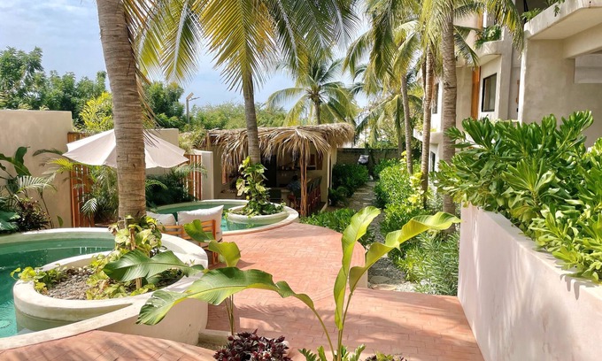 Santa Maria Apartment | Relax at Casa Leah: Oceanfront Retreat with Pool & Spa