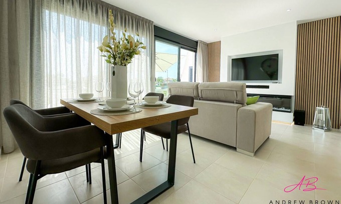 Torre-Pacheco Apartment | Casa Lejos: Exceptional 2-Bedroom Apartment with Garden