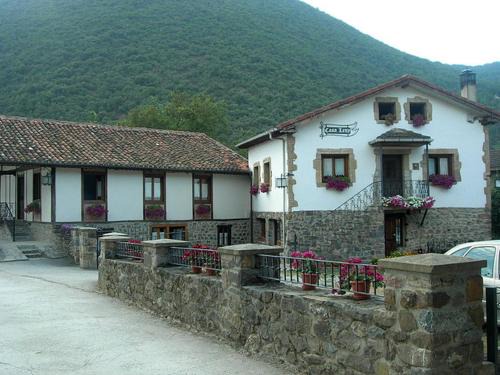 Orzales House | Child-Friendly Retreat at Casa Leny - Rated 9.1/10!