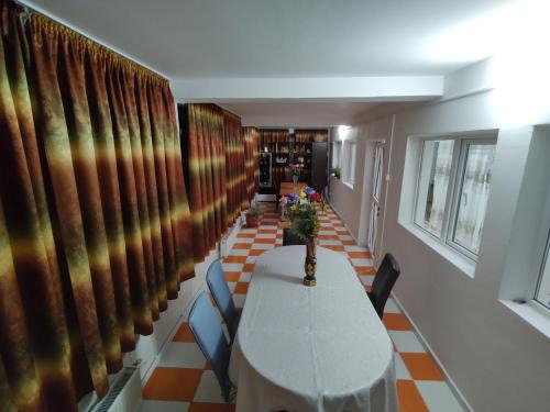 Calarasi House | Pet-Friendly Casa Leny: Guest Rated 9/10 for Families