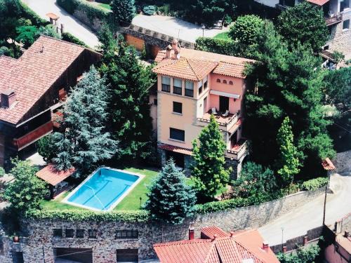 Figaro-Montmany Apartment | Pet-Friendly Casa les Pomeretes with Ocean View Amenities