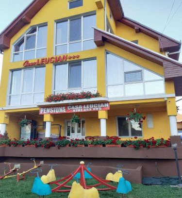 Deva House | Guest-Favorite Casa Leucian: Breakfast & Family-Friendly Stay