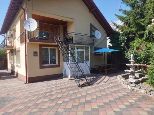 Budeasa Mare House | Guest Rated 10/10 at Casa Lidia și Gogu - Family-Friendly Stay