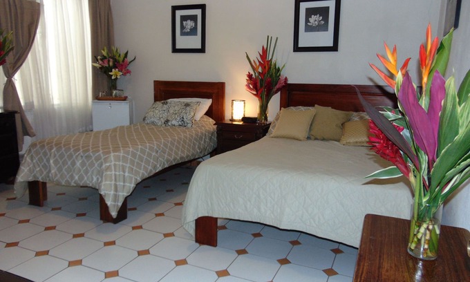Pavas Bed & Breakfast | Relax at Casa Lima B&B with Spa and Breakfast Included