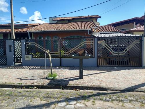 Jardim Imperador House | Cozy Casa Just 3 Minutes from the Beach with Ocean View