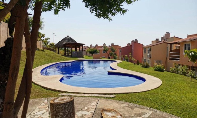 Ixtapa House | Pet-Friendly Casa Loma Flamingos Ixtapa with Pool & 10/10 Rating