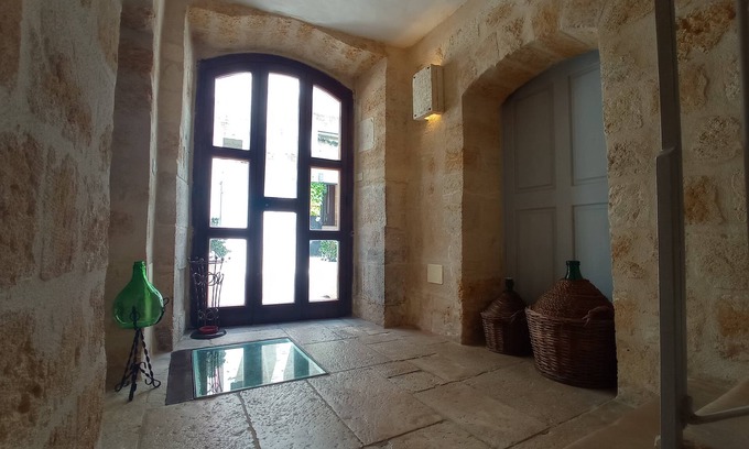 Santa Maria Bed & Breakfast | Casa Lopez: Guest Rated 9.4 with Family-Friendly Amenities