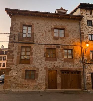 Ezcaray House | Family-Friendly Retreat at Casa los 8 Caños - Rated 9.6/10