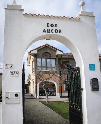 Trespaderne House | Experience Casa los Arcos: 4-Star Pet-Friendly Retreat