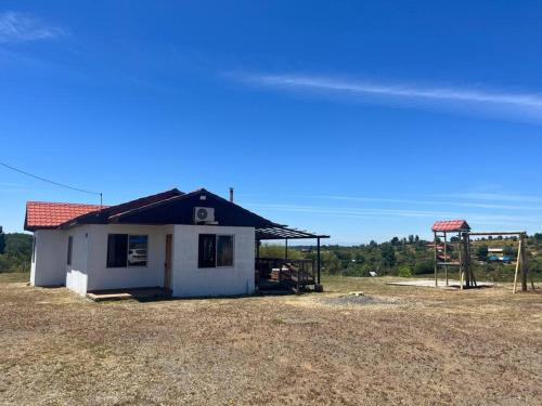 Quillon House | Discover Casa los Cabreras: Family-Friendly Retreat with Pool