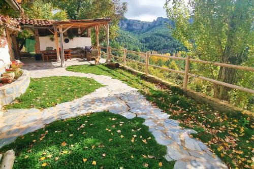 La Hueta Ski Chalet | Explore Casa Los Chaparrales: Pet and Child Friendly Escape
